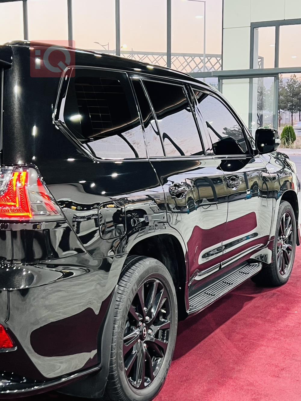 Lexus LX